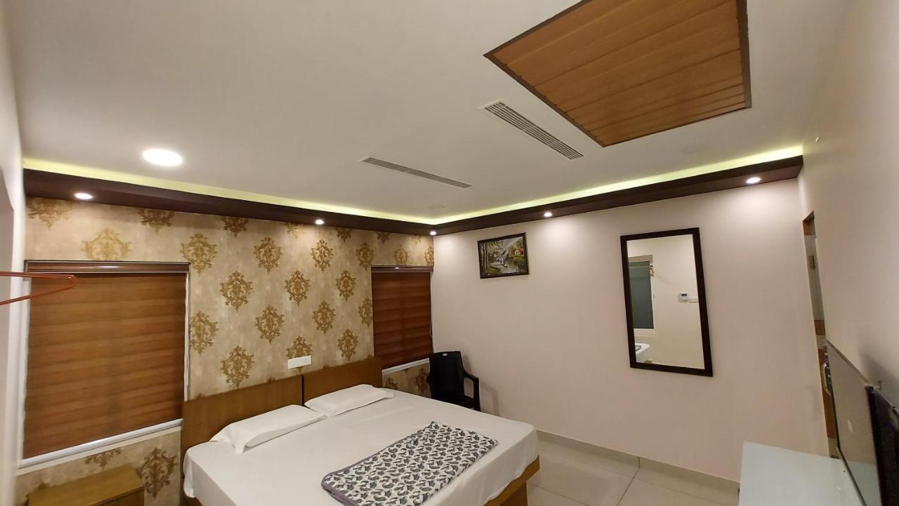 Majestic Inn Thiruvananthapuram Exterior photo